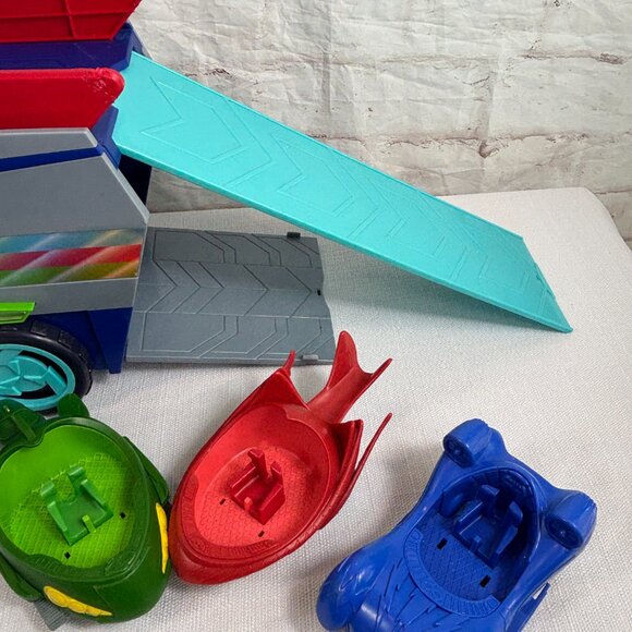 PJ Masks Mystery Mountain Seeker Play Set Car Figure Lot - Picture 11 of 13